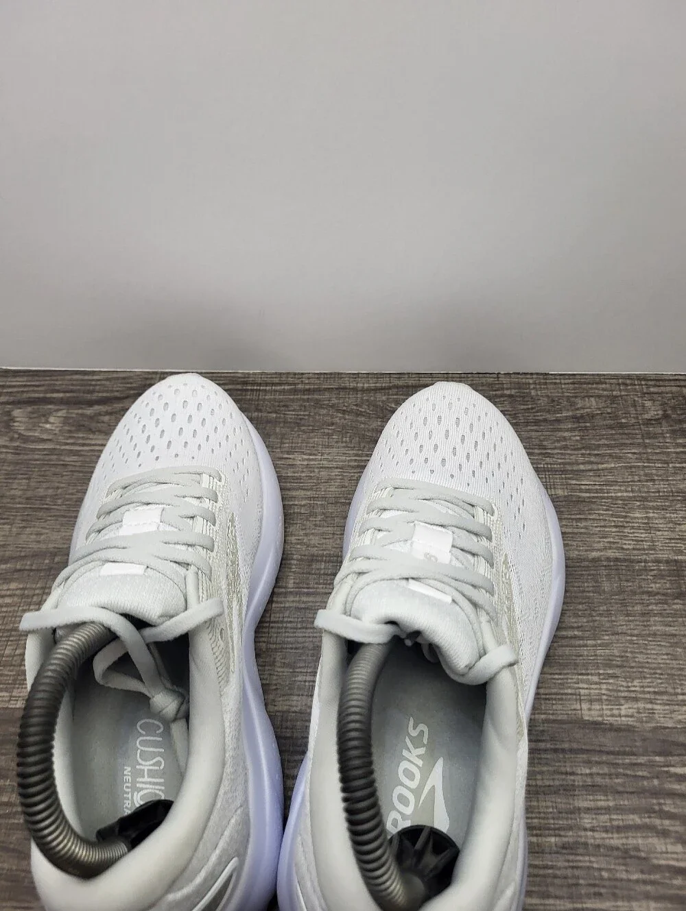 Brooks gently used